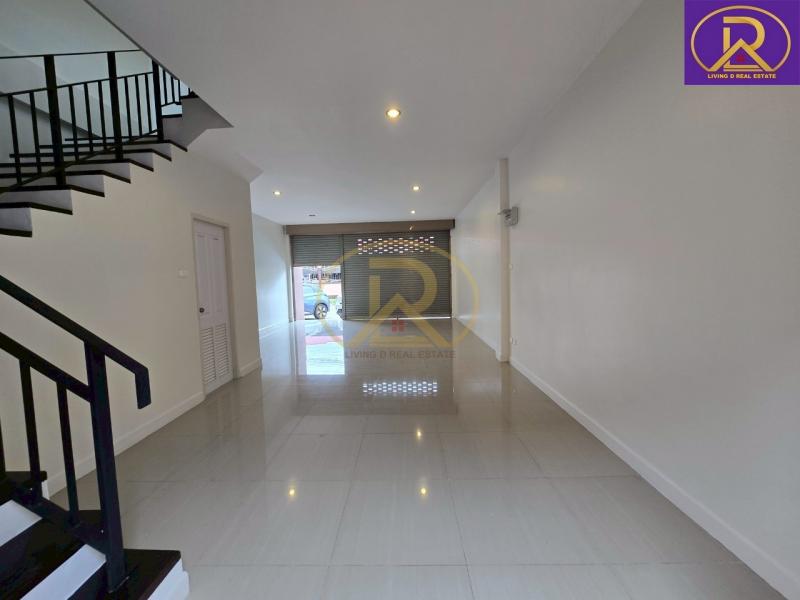 ขายอาคารพาณิชย์ หน้าหมู่บ้านมณีรินทร์ กรีนพาร์ค อ่างศิลา (ซอยวัดเตาปูน) ตึกใหม่ สวย ทำเลดี ต.เสม็ด อ.เมืองชลบุรี จ.ชลบุรี