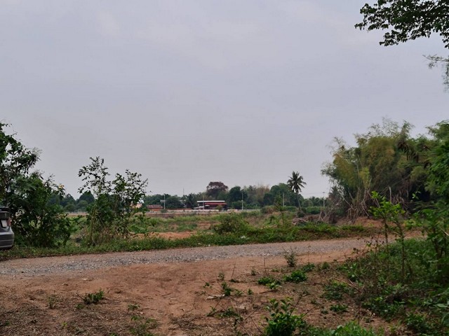 ตุนทรัพย์เก็บขายเก็งกำไร  ขายที่สวยติดแม่น้ำน่าน ชุมแสง  จ.นครสวรรค์ 300000 บาท.วิวแม่น้ำเกษตรดีงามสวยสมบูรณ์