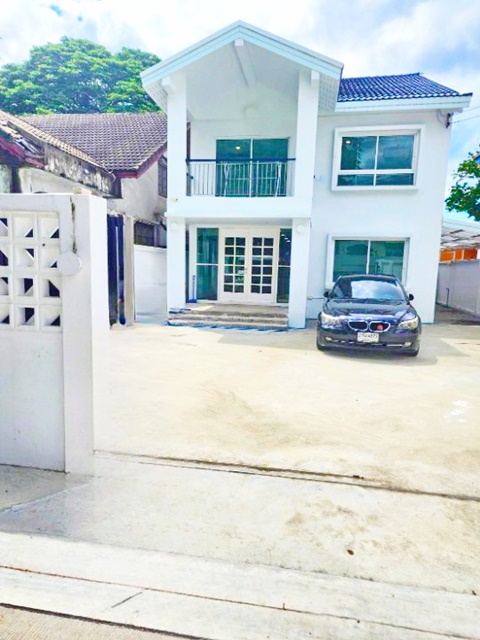 เดอะมอลล์ งามวงศ์วาน 1.1 กม. 5แอร์ BTS ม.เกษตรศาสตร์ 2กม.ให้เช่าบ้านเดี่ยว 2 ชั้น 55ตร.วา.205ตร.ม ม.ธุรกิจบัณฑิตย์ 1.9กม. 3 นอน ลาดพร้าว