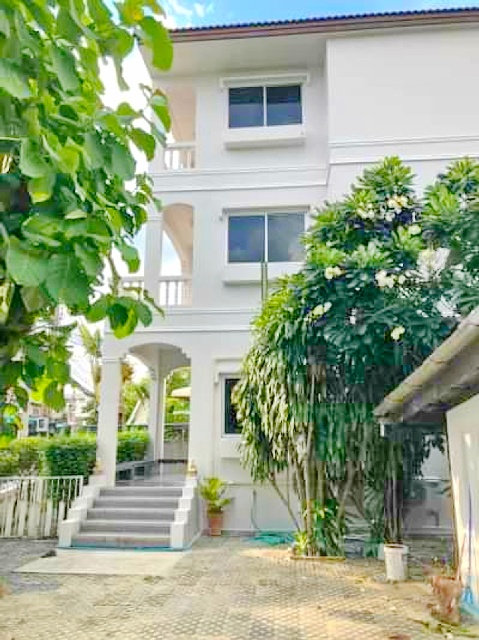 รร.นานาชาตินีวา 1.3 กม. 5นอน 5น้ำ โยธินพัฒนา CDC ศรีวรา นวมินทร์ 107-113 MRT พหลโยธิน นวมินทร์ 400ม. อาคารพาณิชย์ 3ชั้น 80ตร.วา. 258ตร.ม.