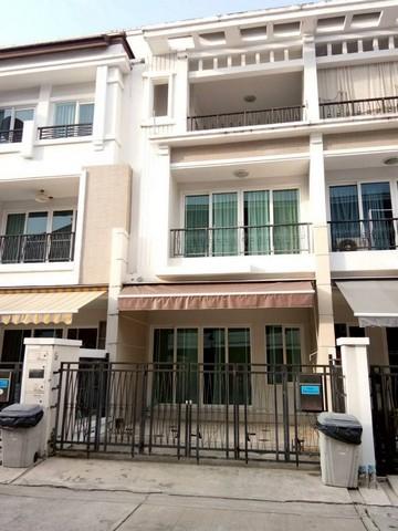 ให้เช่าทาวน์โฮม 3 ชั้น 200 ตรม. หมู่บ้านกลางกรุงสาธร พระราม 3 ใกล้ BTS สุรศักดิ์ ( เลี้ยงสัตว์ได้ )