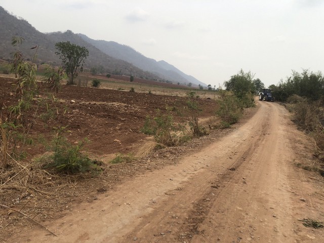 ตุนทรัพย์เก็บขายเก็งกำไร ที่ดินติดภูเขา ต.พระนอน อ.เมือง จ.นครสวรรค์ วิวสวยมากๆๆ 5ไร่เศษ โทร 096-882-1857