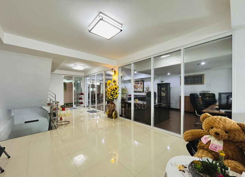 ตึกแถว 3.5 ชั้น 2 คูหา ติด ถ. เลียบวงแหวนประชาอุทิศ ทุ่งครุ (หลังมุม)