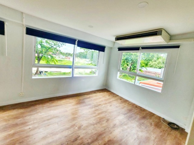 ลาดพร้าว เดอะมอลล์ งามวงศ์วาน 1.1 กม. 5แอร์ ให้เช่าบ้านเดี่ยว 2 ชั้น 55ตร.วา.205ตร.ม ม.ธุรกิจบัณฑิตย์ 1.9กม. 3 นอน BTS ม.เกษตรศาสตร์ 2กม.