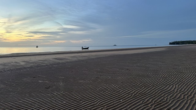 ตุนทรัพย์เก็บขายเก็งกำไร   ที่ดินใกล้ทะเลวิวสวยมาก แปลงเล็กวาละ 6800 อ.บางสะพานน้อย จ.ประจวบคีรีขันธ์