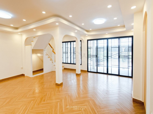 ขายทาวน์เฮ้าส์ 2 ชั้นหลังใหญ่ รีโนเวทใหม่ Minimal Style หมู่บ้านประชากรไทย ลาดพร้าว93 หน้ากว้างถึง 8 เมตร