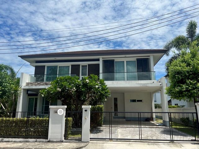 สีวลีเลควิว #SereneLake #แม่เหียะ ขาย 18 ล้าน 176 ตรว. บ้านหลังใหญ่ พื้นที่กว้าง บรรยากาศดี #ติดทะเลสาบ #หิ้วกระเป๋าพร้อมเข้าอยู่ได้เลย