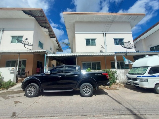 ขายบ้านแฝดหมู่บ้านสาธิต ซิตี้ โฮม เฟส 2 ถนนปากร่วม-ห้วยปราบ ตำบลบ่อวิน อำเภอศรีราชา จังหวัดชลบุรี