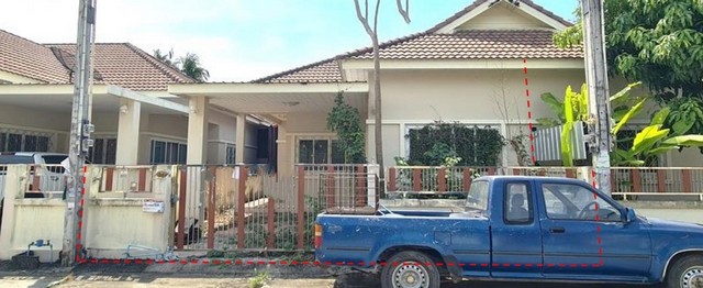 ขายบ้านแฝดหมู่บ้าน รุ่งเรืองรัศมี 2 แยกจากถนนสายระยอง-ปลวกแดง (ทล.3191) ตำบลมาบข่า อำเภอนิคมพัฒนา จังหวัดระยอง