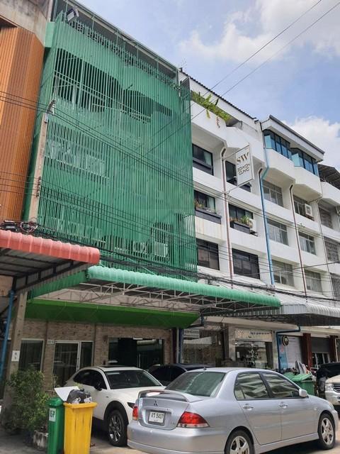 ให้เช่าอาคารพาณิชย์ 5 ชั้น+ชั้นดาดฟ้า 1,080 ตรม. มีลิฟท์ ซ.รัชดาภิเษก22 ใกล้ MRT รัชดาภิเษก