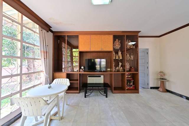 BH3668 ให้เช่า บ้านเดี่ยว หมู่บ้านโฮมเพลส รามคำแหง 140 บ้านสวยตกแต่งใหม่ ใกล้โรงเรียนนานาชาติ RIS และสนามบินสุวรรณภูมิ