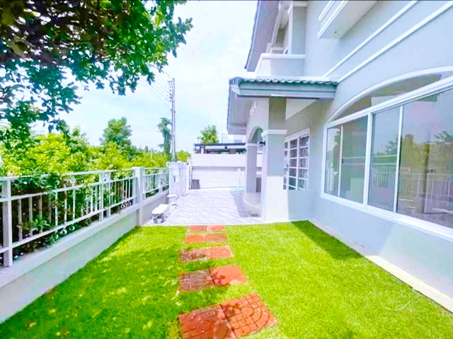 ตลาดยิ่งเจริญทรัพย์ 1.9 กม.สุวินทวงศ์38 วัดลำผักชี ให้เช่าคฤหาสน์ฟลอร่าวิลล์ 2 ชั้น 64ตร.วา. 250ตร.ม. 3นอน 3น้ำ