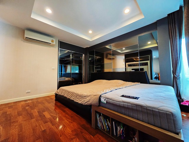 บ้าน แกรนด์ บางกอก บูเลอวาร์ด สาทร (กัลปพฤษ์) 4 BR 5 BR พท. 90 ตารางวา 21000000 บ.   ราคางาม บ้านแปลงมุม สภาพดี แต่งครบ พร้อมเข้าอยู่