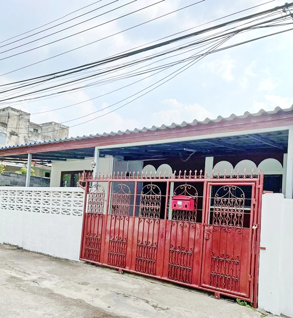 ทาวน์ อิน ทาวน์ 3.9 กม. 4นอน  รัชดา18-20 MRTสุทธิสาร 1.6กม.ขายบ้านเดี่ยว 1ชั้น  51ตร.วา.201ตร.ม..MRT โชคชัย4 800ม.  2 น้ำ  ทำเลดี