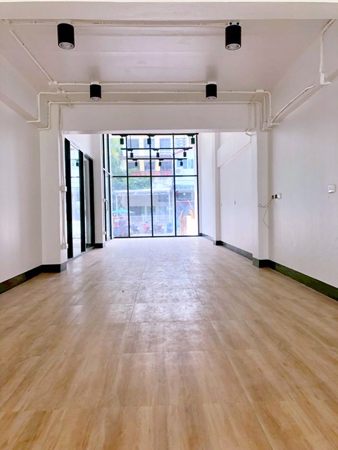 10แอร์ BTSบางจาก 500 ม. สุขุมวิท58-64  ให้เช่าโฮมออฟฟิศ 5 ชั้น 360ตร.ม. 19ตร.วา. รร.นานาชาติ แองโกล สิงคโปร์ 600 ม. 5ห้องเก็บของ 9น้ำ