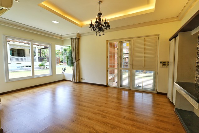 บ้าน ลัดดารมย์ ราชพฤกษ์ - รัตนาธิเบศร์ 2  6 นอน 0 Rai 2 งาน 74 SQ.WA 19900000 บ.   ราคาถูกเหลือเชื่อ! นนทบุรี