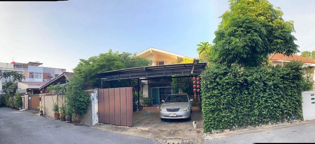 ขายที่ดินพร้อมบ้าน 2 หลัง 190 ตรว. ลาดพร้าว 80 ย่านลาดพร้าว เหม่งจ๋าย เลียบด่วนเข้าออกได้หลายทาง ใกล้รถไฟฟ้าสถานีลาดพร้าว71