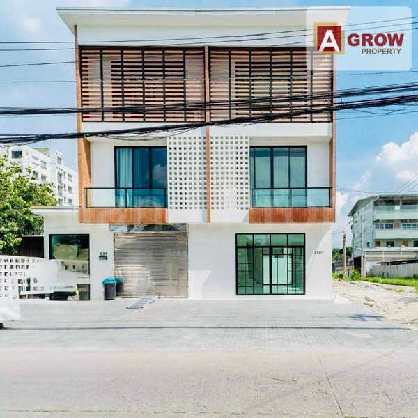 ขายโฮมออฟฟิศ ทำเลดี เดินทางสะดวกติดรถไฟฟ้า บ้านใหม่ไม่เสียค่าส่วนกลาง