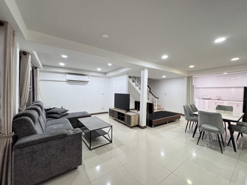 ให้เช่าบ้าน2ชั้น 3นอน2ห้องน้ำ  ทำเลห้วยขวาง รัชดา18 