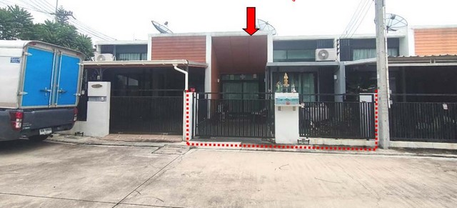 ขายทาวน์เฮ้าส์หมู่บ้านเจฟอเรส อมตะ ซอยมาบยางพร 12 ถนนทางเข้านิคมอมตะซิตี้ ตำบลมาบยางพร อำเภอปลวกแดง จังหวัดระยอง