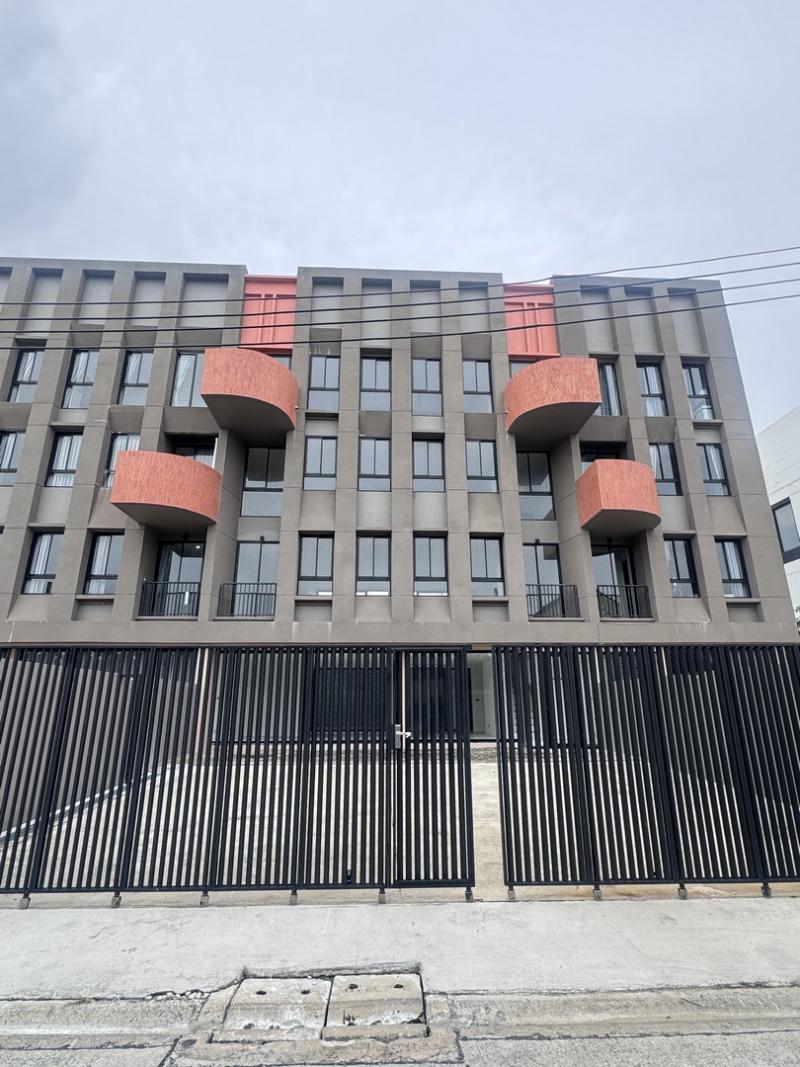 HOME OFFICE ลาดพร้าว 41  มีลิฟต์ 467 ตร.ม. หน้าบ้านกว้าง มีลิฟต์ 