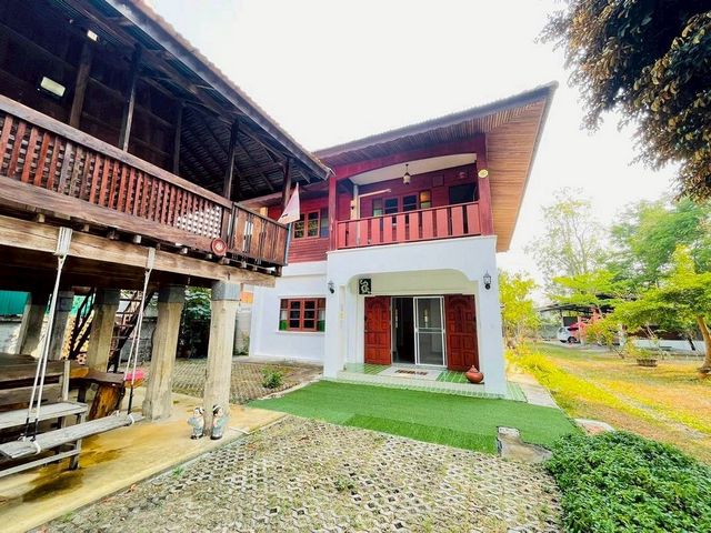 บ้านสวยพร้อมสวน ให้เช่า 15,000 บาท/เดือน ขาย 5.85 ล้าน #สันกำแพง บ้านไม้ 2 ชั้น พื้นที่กว้าง พร้อมเข้าอยู่