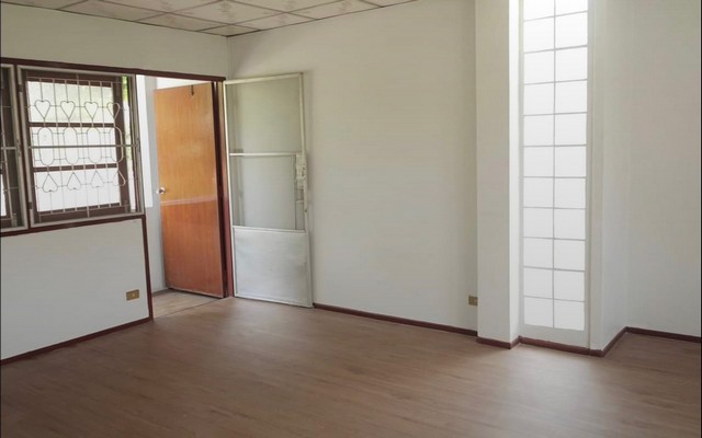 ขายบ้านเดี่ยว 2 ชั้น ซอยแจ้งวัฒนะ 14 พื้นที่ 96 ตรว. ใกล้สถานีรถไฟฟ้าสายสีชมพู พร้อมอยู่ ราคาพิเศษ