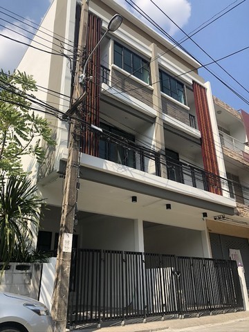 รหัสC6843 ให้เช่าทาวน์โฮม 3ชั้น ย่านถนนนวมินทร์ ใกล้หมู่บ้านสินธานี 1 เหมาะทำโฮออฟฟิศ