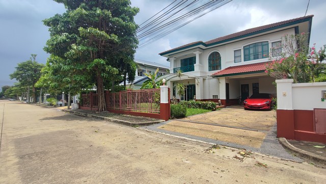 บ้าน มัณฑนา วงแหวน ปิ่นเกล้า 9500000 บาท 4ห้องนอน3ห้องน้ำ ใหญ่ 0 Rai 1 ngan 24 SQ.WA ใกล้ เซ็นทรัลเวสต์เกต ราคาเดียวจัดให้หนักมาก นนทบุรี   