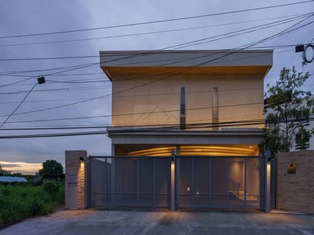 ขายบ้านเดี่ยว 2 ชั้น 125 ตรว. พร้อมสระว่ายน้ำระบบน้ำเกลือ ถนนสิรินธร ใกล้รถไฟฟ้า SRT บางบำหรุ