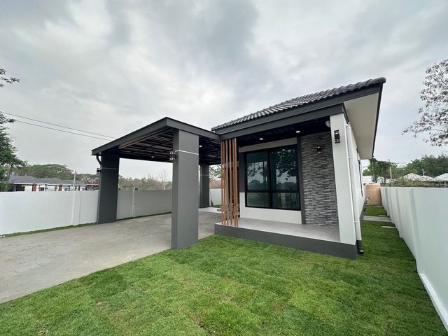 ราคาเริ่มต้นที่ 2.14 ล้าน 55-59.6 ตรว. #โซนสันกำแพง บ้านสร้างใหม่ ชั้นเดียว #สไตล์โมเดิร์น เนื้อที่กว้าง