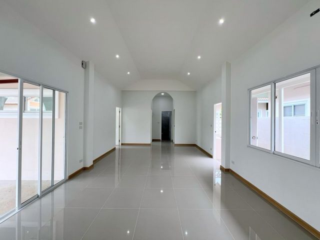 ราคาเริ่มต้นที่ 1.99 ล้าน 43-45 ตรว. #บ้านสร้างใหม่ #หนองผึ้ง #สารภี สไตล์โมเดิร์น 2 หลังเท่านั้น ขายต่ำกว่าราคาประเมิน