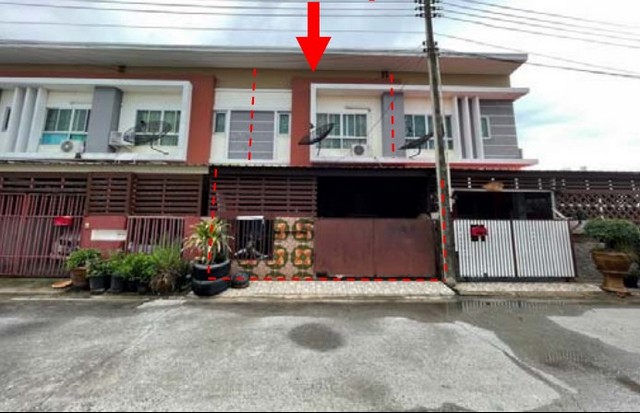 ขายทาวน์เฮ้าส์หมู่บ้านตะวันฉายแลนด์ ซอยบางวัว 4 ถนนเทพรัตน (บางนา-ตราด) ตำบลบางวัว อำเภอบางปะกง จังหวัดฉะเชิงเทรา