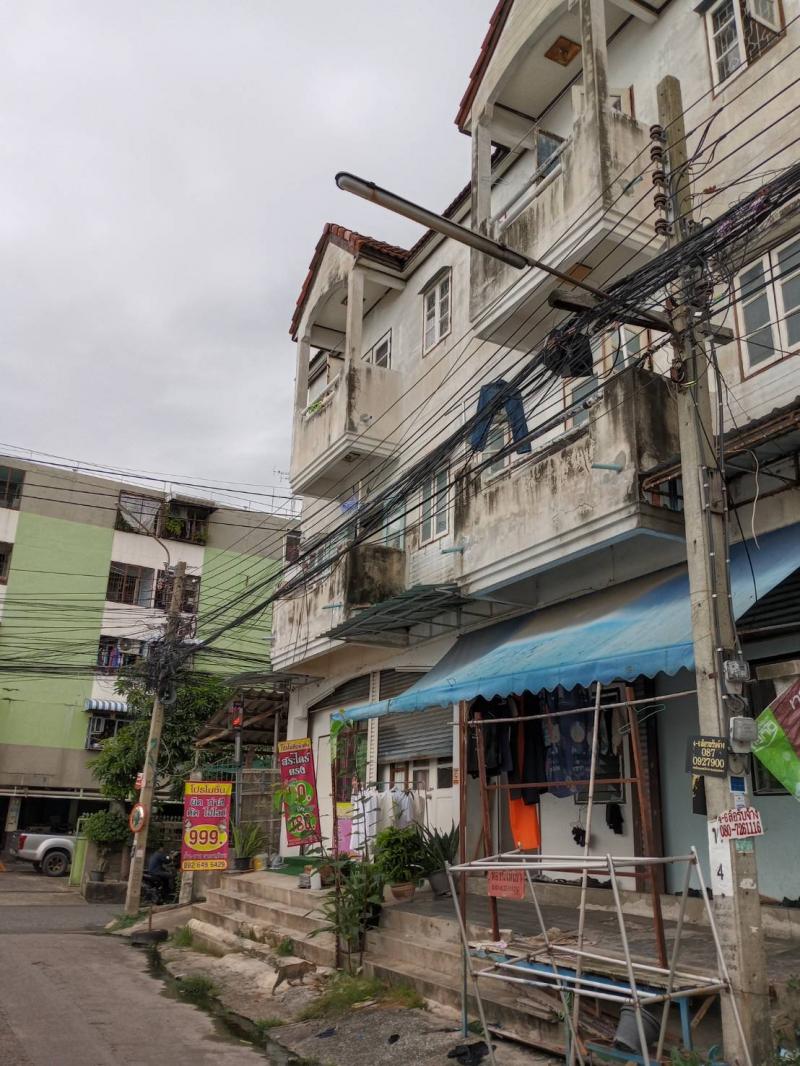 ขายตึกอาคารพาณิชย์ 3 ชั้น 2คูหาเนื้อที่ 36ตร.ว ทำเป็นหอพัก 14ห้อง รายได้ 30,000บ/ด เทพารักษ์ ก.ม 12 ตรงข้ามห้างบิ๊กซี ราคาขาย 15 ล้านบาท