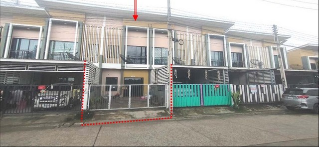 ขายทาวน์เฮ้าส์หมู่บ้านเดอะมอนทาน่า ปลวกแดง ถนนปลวกแดง-ห้วยปราบ (รย.3013) ตำบลมาบยางพร อำเภอปลวกแดง จังหวัดระยอง