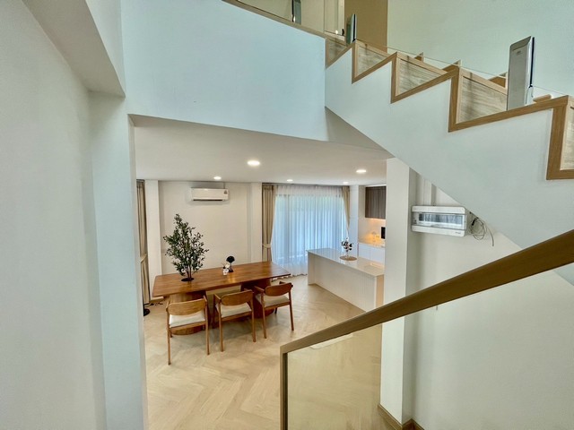 ขายบ้านเดี่ยว 2 ชั้น รีโนเวทใหม่ทั้งหลัง ซอยพัฒนาการ 69 เนื้อที่ 75 ตารางวา 300 ตารางเมตร