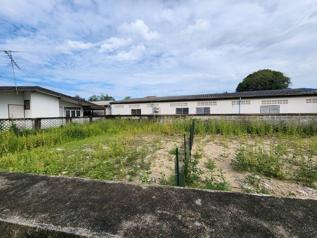 ขายที่ดิน เนื้อที่ 51 ตรว. ในหมู่บ้านบัวขาว ซ.รามคำแหง 174 เหมาะสร้างบ้านเดี่ยว หอพัก อพาร์ทเมนต์