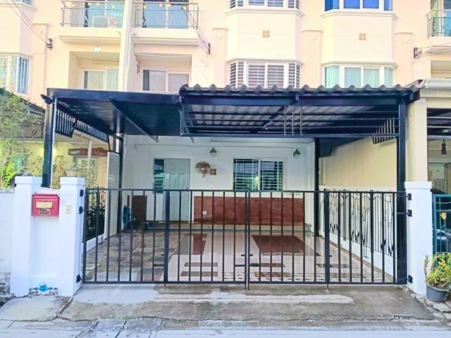 สารสาสน์วิเทศสุวรรณภูมิ200ม.MRT ศรีด่าน 1.2 กม. ให้เช่าทาวน์เฮาส์ 3 ชั้น 23 ตร.วา.280 ตร.ม 3 นอน 3 น้ำ ตลาดสดบางพลี 2.6 กม.