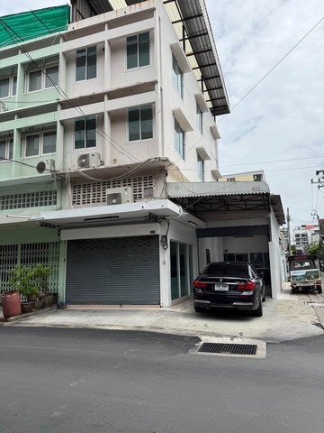 HR2688ให้เช่าโฮมออฟฟิศ 4 ชั้น รีโนเวทใหม่มากพร้อมใช้ อยู่ซอยรัชดาภิเษก ห่าง MRT รัชดา 300 เมตร 