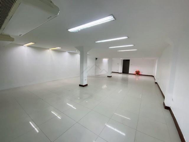 ให้เช่าตึก 5 ชั้น 2 คูหา 490 ตรม. ติดถนนใหญ่ เหมาะทำหลากหลายธุรกิจ ใกล้ MRT วงศ์สว่าง