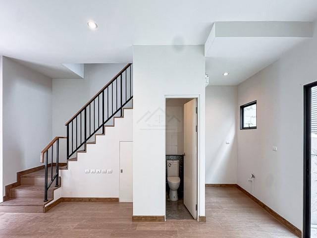 ขายทาวน์โฮม 3 ชั้น 18.1 ตรว. บ้านกลางเมือง พระราม 9-กรุงเทพกรีฑา (ตัดใหม่) ใกล้บิ๊กซี เคหะร่มเกล้า