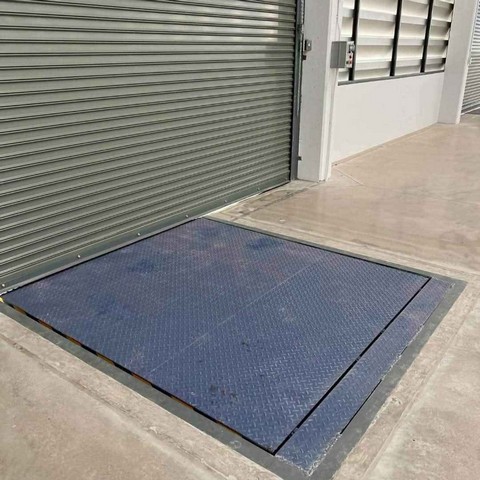 ให้เช่าโกดังบางละมุงชลบุรี แหลมฉบัง อ.บางละมุง จ.ชลบุรี ผังสีส้ม พื้นที่   7,296   ตรม