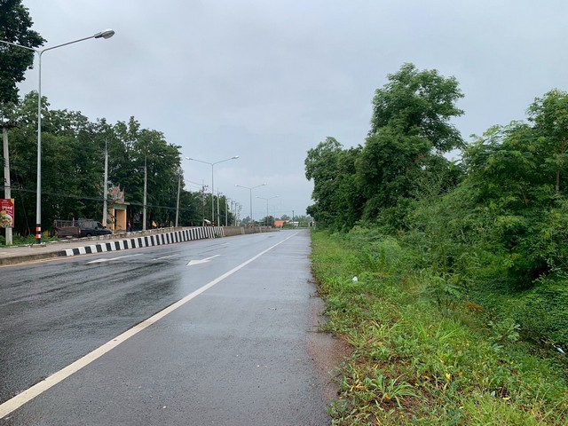 ขายที่ดิน 1-0-28 ไร่ ติดถนนปราจีนนุสรณ์  ท่างาม   เมืองปราจีนบุรี    ZW596