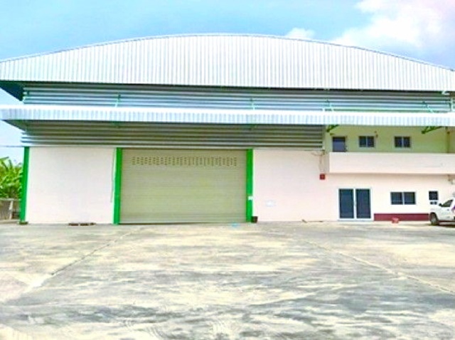 ติดถนนเอกชัย 1,202ตร.มให้เช่าโกดัง โรงงาน รร. ทานตะวันไตรภาษา สมุทรสาคร .302ตร.วา. 3 นอน ตลาดนัดโพธิ์แจ้ 1.5 กม. สนามกอล์ฟเอกชัย 1 กม. 