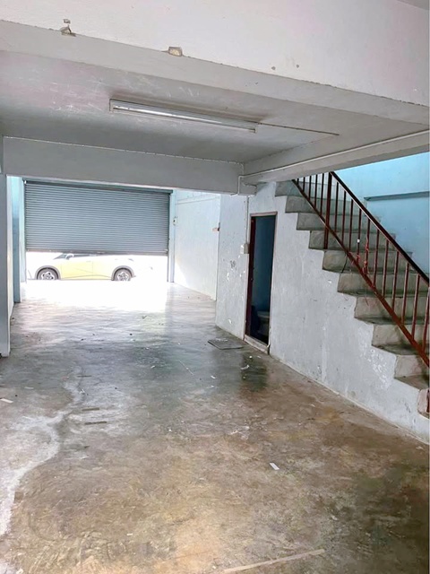 รวมชั้นลอย แม็คโคร บางบอน  ให้เช่าอาคารพาณิชย์ 3 ชั้น ซ.สะแกงาม 48-54 เซ็นทรัล พระราม2 1.1กม.ดาดฟ้า 18 ตร.วา. 220 ตร.ม. 2 นอน 1 น้ำ