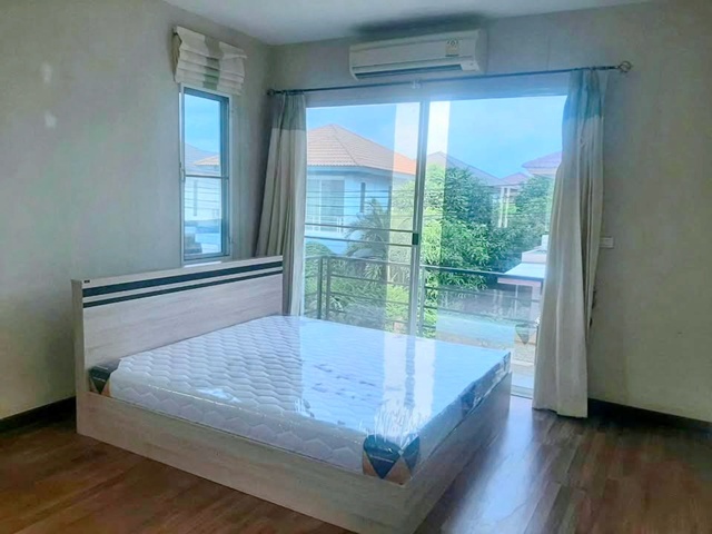 รร.สาธิตปทุม 1.6 กม.พร้อมเฟอร์ เครื่องใช้ไฟฟ้า แอร์ 3นอน ตลาดพวงสว่าง345 1.6 กม. ให้เช่าบ้าน 2ชั้น 52ตร.วา. 202ตร.ม. 2 น้