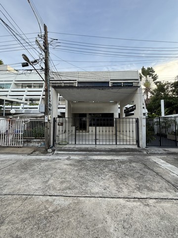 ขาย ทาวน์เฮ้าส์เย็นอากาศ เนื้อที่ 36.5 ตร.ว. ใกล้ทางด่วน, MRT ลุมพินี, One Bangkok, สวนลุมพินี, เซ็นทรัลพระราม 3