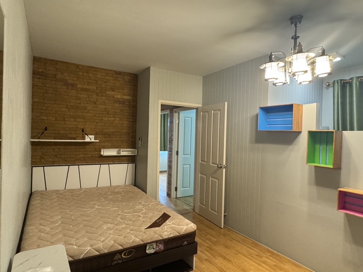 ขายทาวน์โฮม 2 ชั้นตกแต่งสวยพร้อมอยู่ ทำเลดีใกล้รถไฟฟ้าสายสีชมพู เดินทางสะดวก รายละเอียด