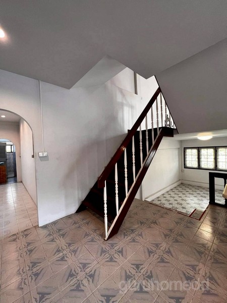 ให้เช่าบ้านต่างระดับ 4 ชั้น  ซอยเจริญรัถ 30 ใกล้ icon Siam เฟส2 เนื้อที่ 600 ตรว 3ห้องนอน 3ห้องน้ำ - ghd000678R