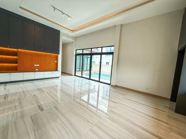 ขายบ้านเดี่ยว Pool Villa ศรีราชา ห้วยยายพรหม สระเกลือ ฟรีโอน ใกล้โรบินสัน TP-H1511
